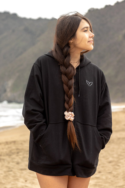 Hoodie "She sparkles like sunshine"🏄🏽‍♀️ Negro