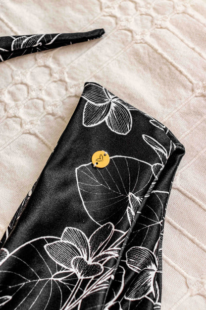 Conjunto Bikini Perfect Tan Black Plumeria